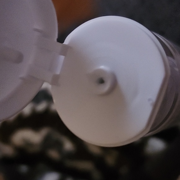 IGK GOOD BEHAVIOR 4IN1 PREP SPRAY AND SPIRULINA SMOOTHING BALM - Picture 7 of 16